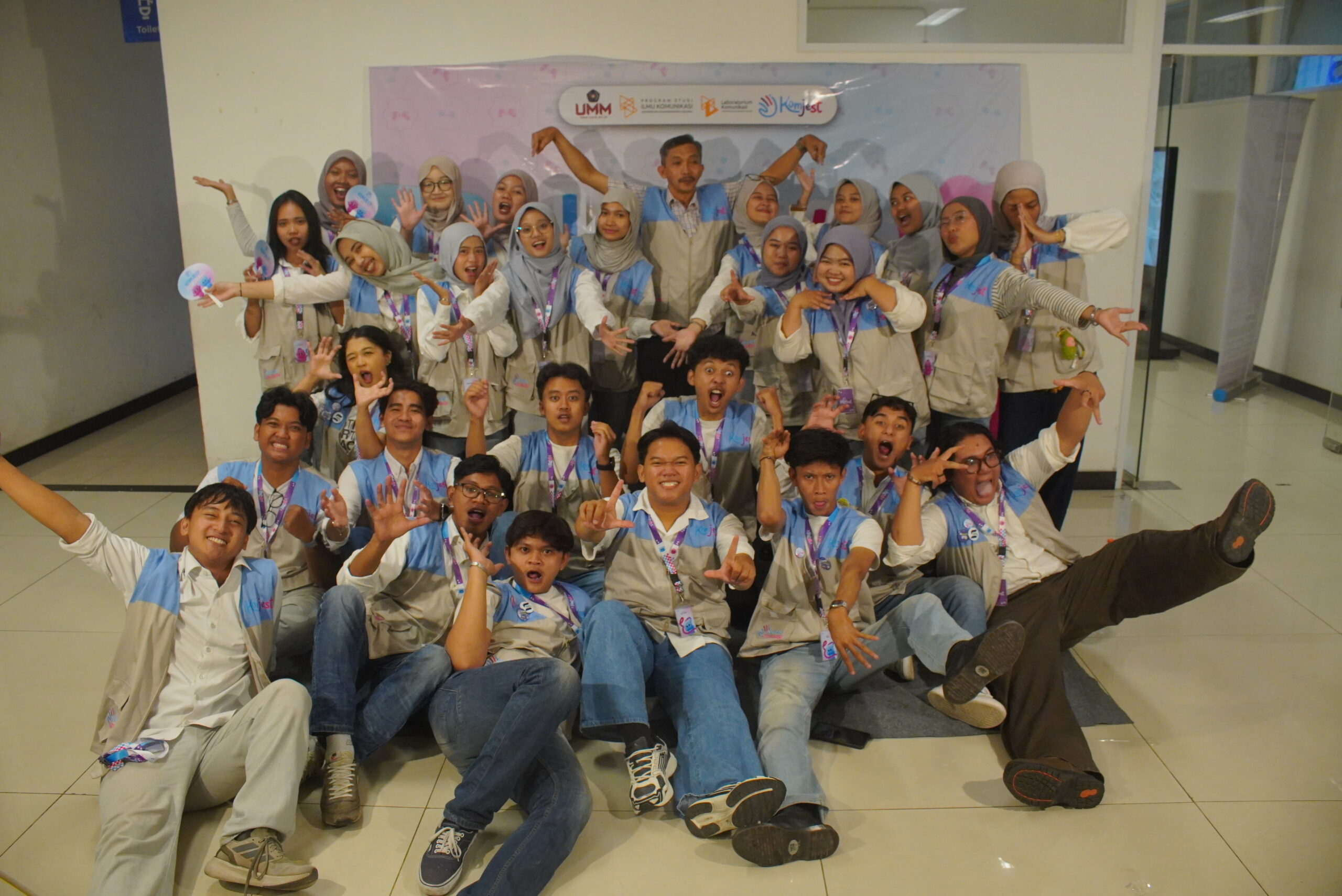 Keseruan KOMJEST 2026: Mahasiswa UMM Resmikan Empat Media Praktikum dan Bahas Masa Depan Jurnalistik